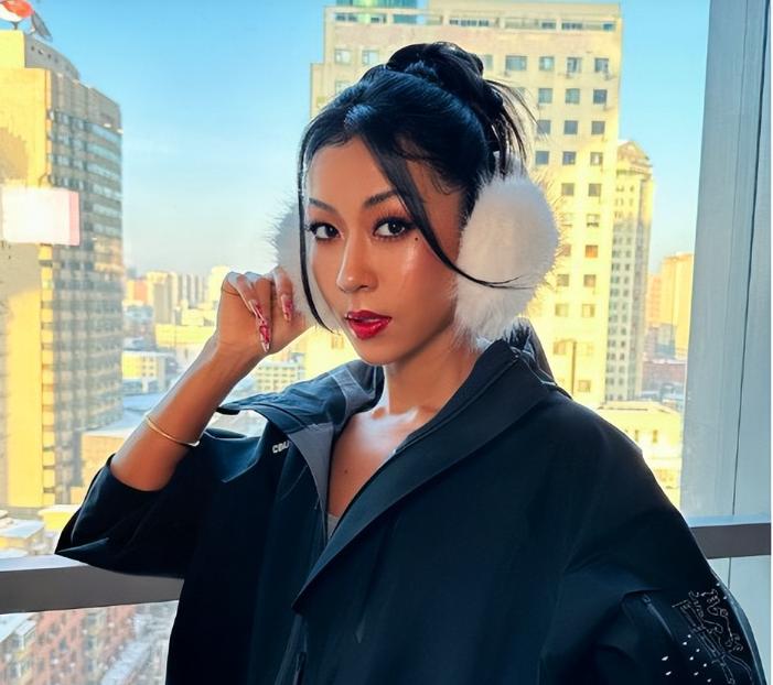 刘欢没想到，自己那“黑料满天飞”的爱徒，如今也走了一条上坡路