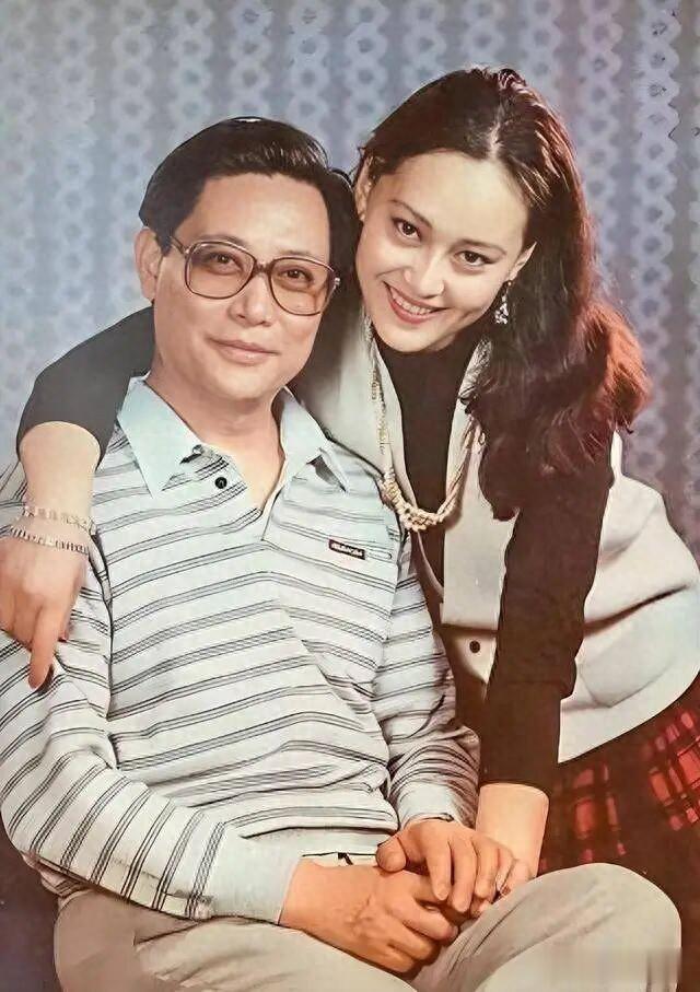 63岁宋佳近况曝光！再婚嫁给小8岁比利时富商，儿女双全很幸福