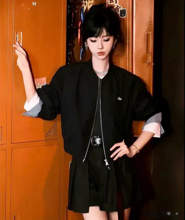 鞠婧祎烟熏妆容出镜,魅惑又复古,又美又飒!