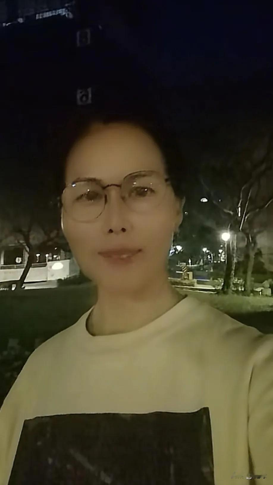 打脸！蔡康永谈小S哭很有深意，小杨阿姨的举动，让S家情何以堪！