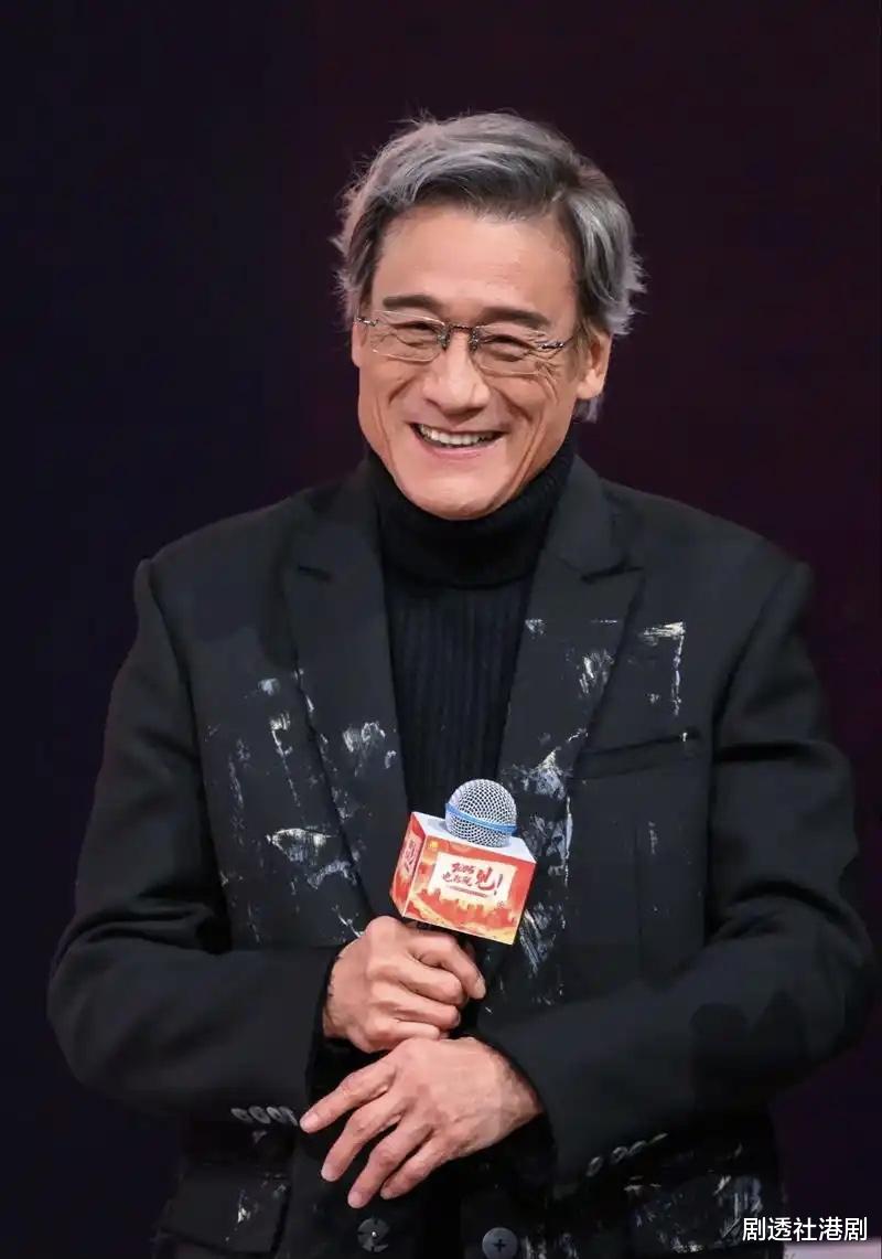 知名影帝外孙正面照罕曝光!混血小家伙被赞可爱,爷孙对视太有爱