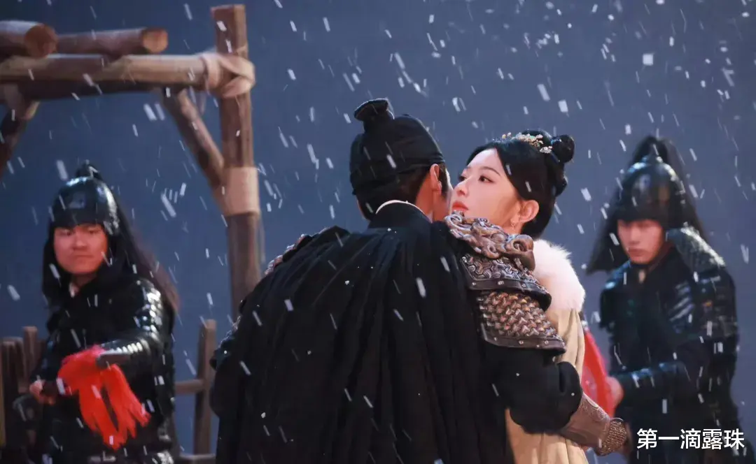 折腰:郑楚玉开启恶毒女配新模式!演员孔雪儿歌手转型,古装惊艳