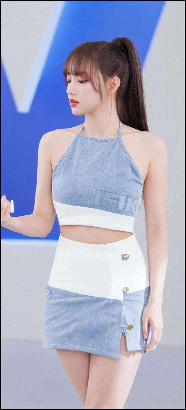 程潇身材曲线真无敌了 程潇壁纸