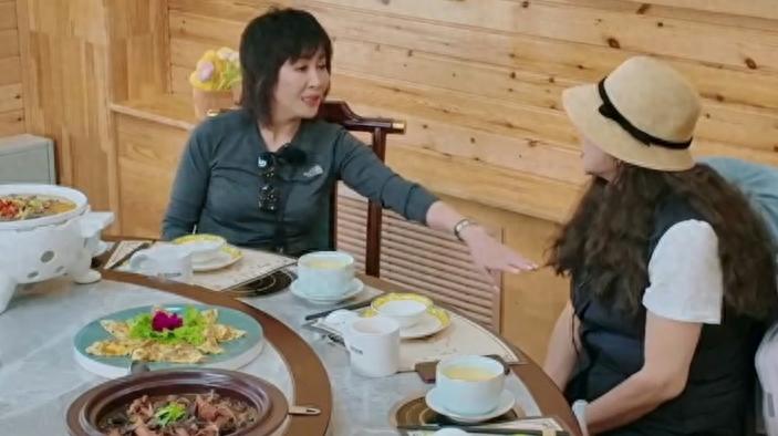 劉德華曾遇私生飯藏酒店房床下底，劉嘉玲爆好友靠一方法保安全