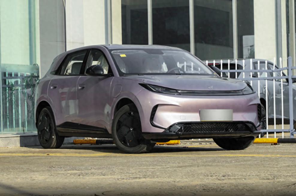 定位小型车，6.28万起售，极狐T1值得选？