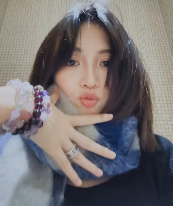 包贝尔妻子临近产期,包文婧八月孕肚圆润,面条子B超照真容曝光