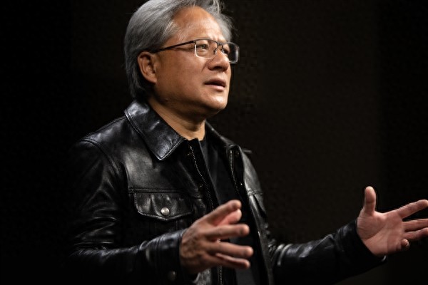 黃仁勛：美國建造一座數據中心要三年 中國建造醫院只要一個周末