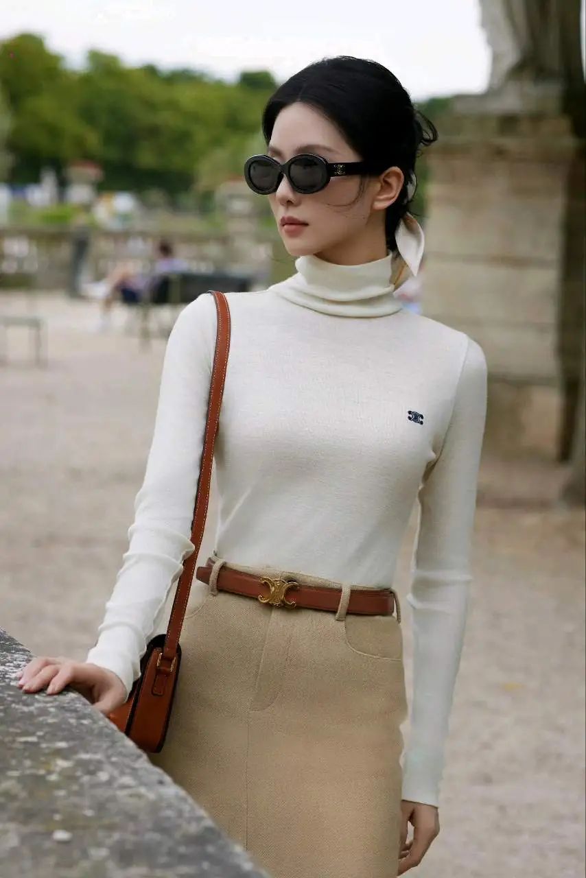 刘诗诗|法式高领穿搭火上热搜,松弛又矜贵,网友:高领的神!