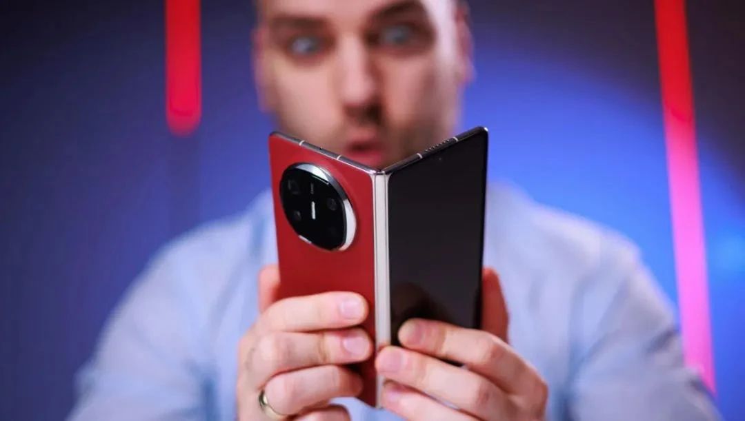 買Mate X7相當于買三臺設備？真不是開玩笑