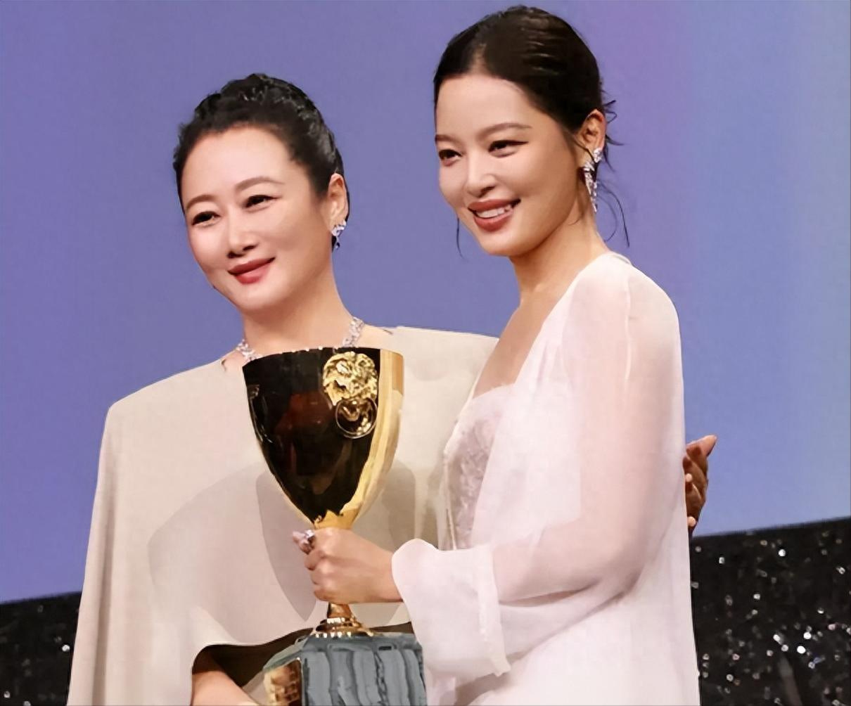 拿国际影后也没用,辛芷蕾的新电影票房不理想,其实一点不意外