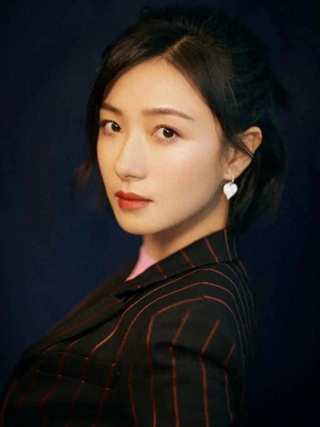 43岁万茜再破“天花板”,这一次,她让整个演艺圈“沉默”了