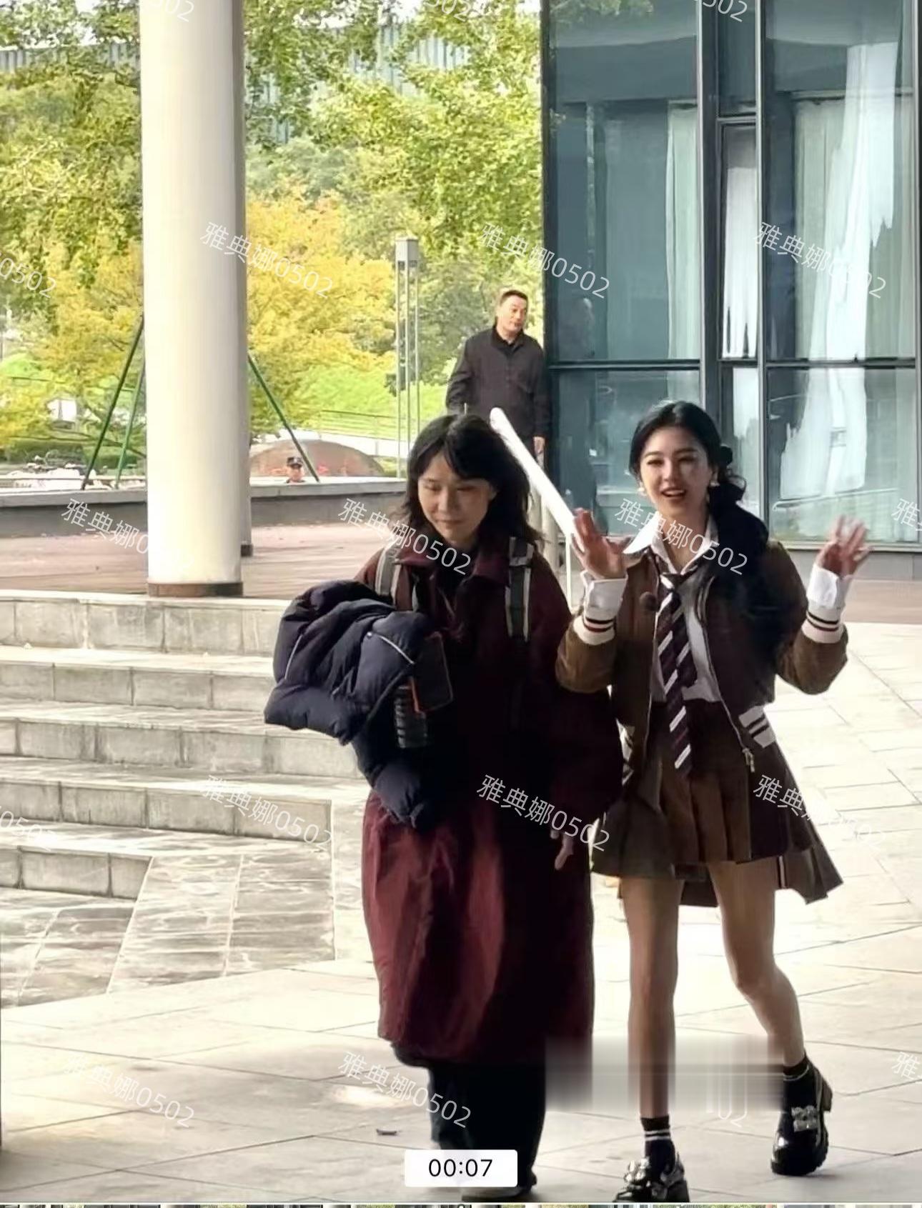 新一季跑男浙音开录,张雨绮撕名牌好猛,王祖蓝居然跟何洁一样高