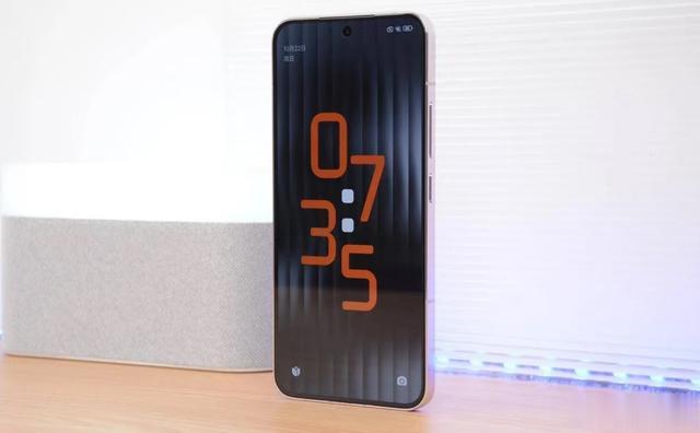 先见之明?小米16后置横向矩阵Deco设计!7000mAh电池保驾护航