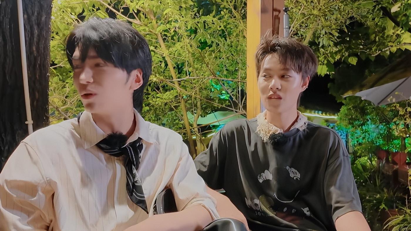 谁又能想到，综艺的镜头，却成了短剧男主真实颜值的“照妖镜”