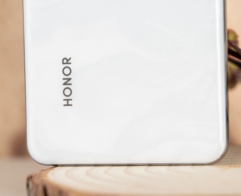 荣耀“续航王”突然变香了,8000mAh+卫星消息,512GB跌至1911元