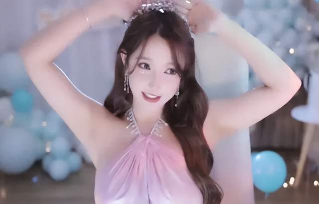 米娜自曝已“结扎”，不生娃也不结婚！网友：现在老板这么严格？