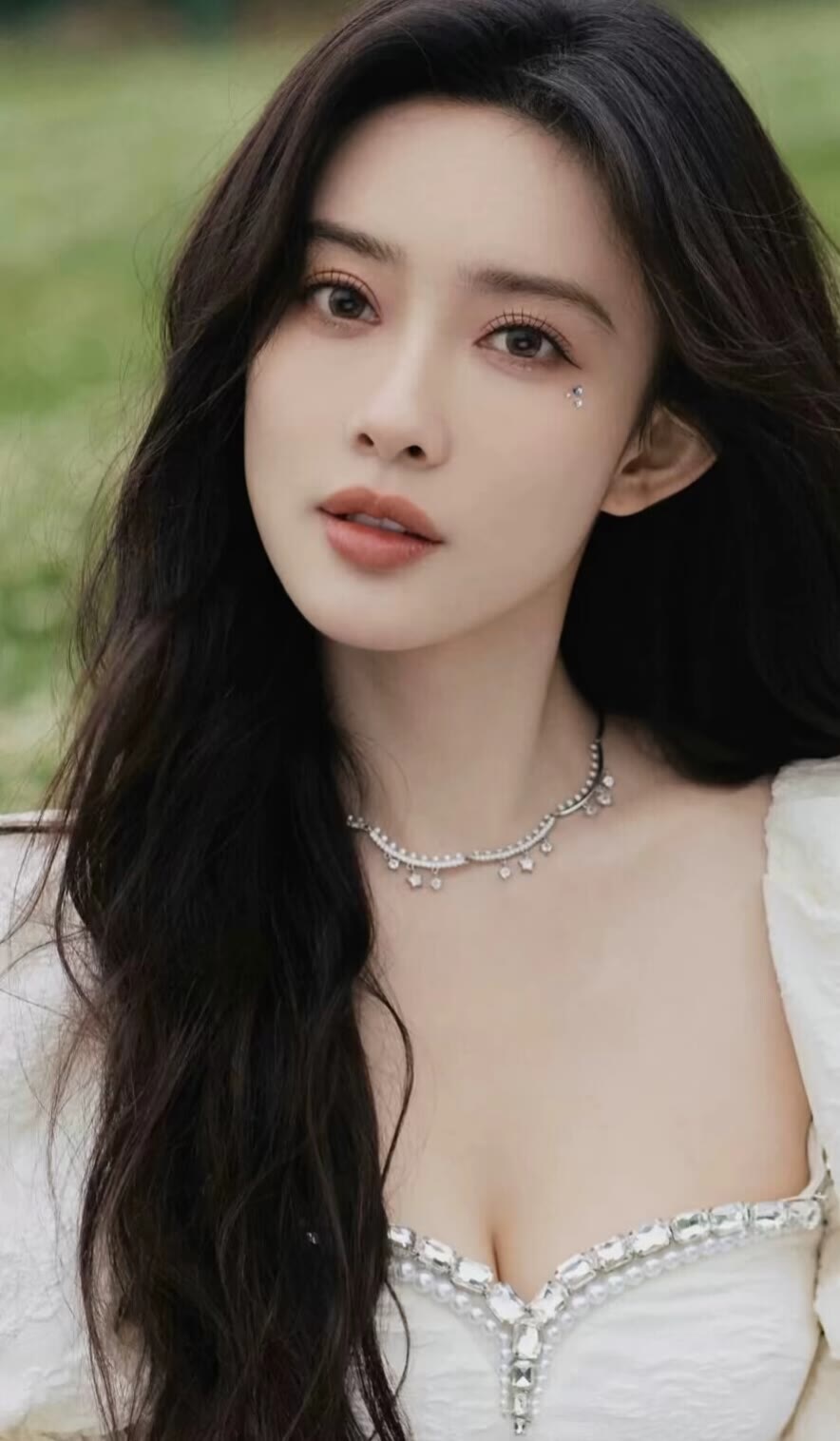 内娱造型黑马!孟子义黑纱礼裙气场全开