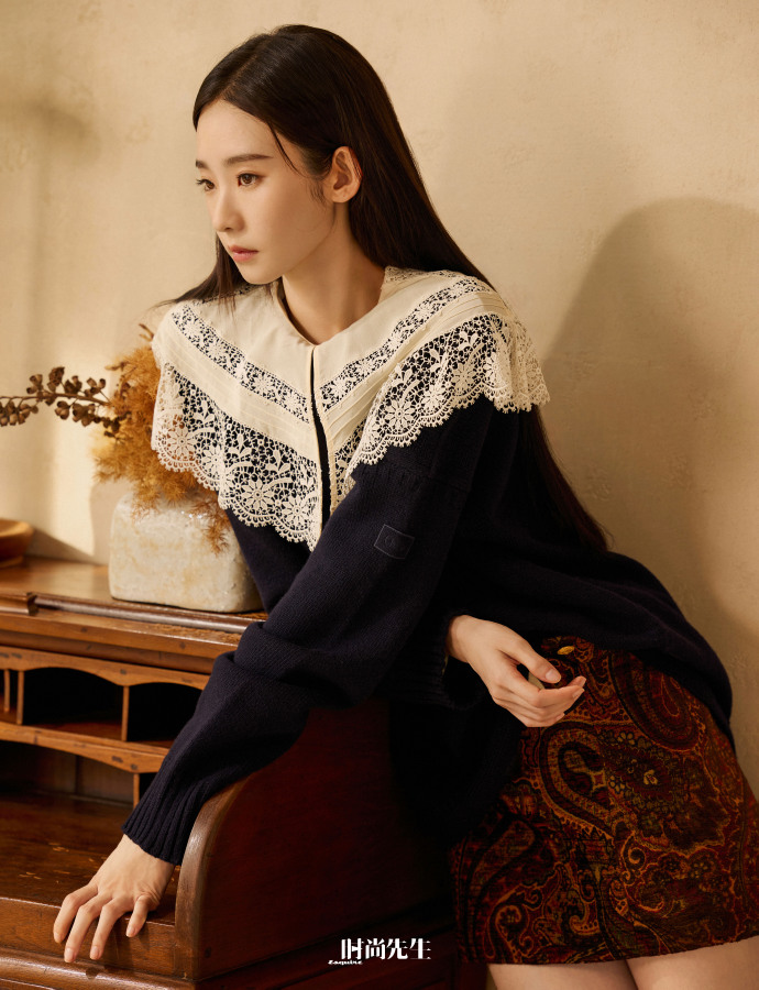 张艺凡今日份封面写真,眼里有光的女孩