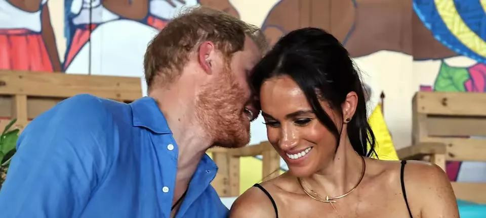 金发白肤莉莉贝特再现身！梅根确定这是你亲生的？阿奇也疑点重重