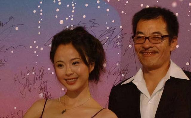 她19岁爱上“老渣男”，相爱7年被抛弃，今43岁脸肿僵硬似蔡明！