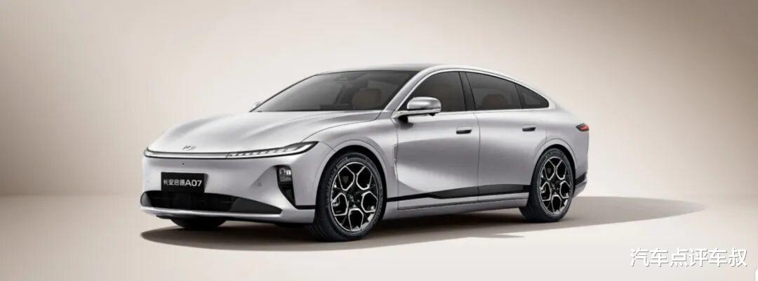 11万起享受中大型车！银河星耀8与长安启源A07谁更好？