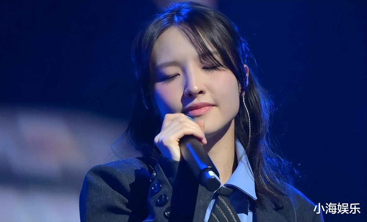 35岁女歌手凌晨开播求救,短暂控诉后直播中断,经纪人紧急回应