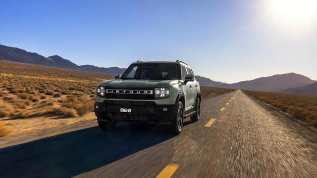 年轻人的第一辆越野方盒子!媲美坦克300,30万的档次仅售13万多