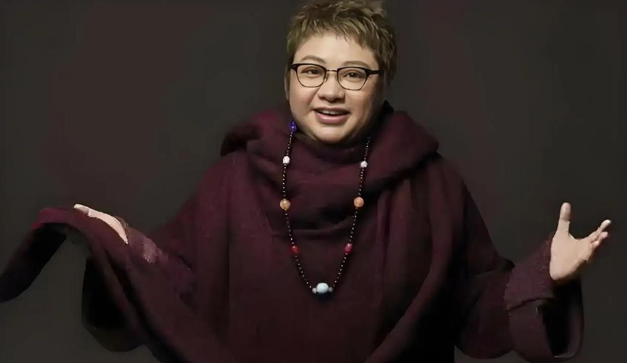 韩红眼里的周深：音乐鬼才、综艺活宝与乐坛未来的三重定义