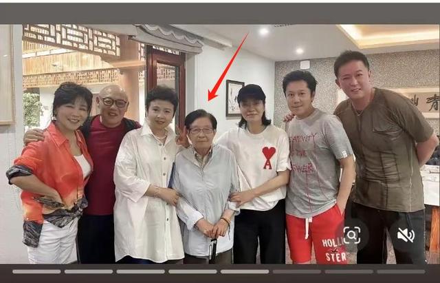 毛阿敏北京聚餐,90岁谷建芬精神足,董文华变化大,苏红让人心疼