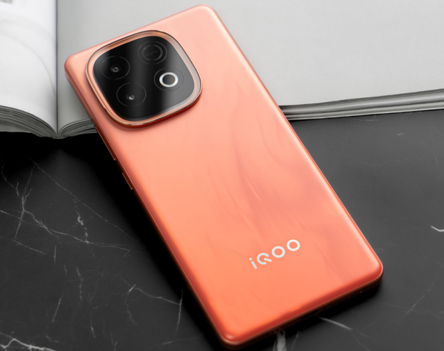 新機盤點：8000mAh中端高性能新機；2億長焦拍照旗艦新機