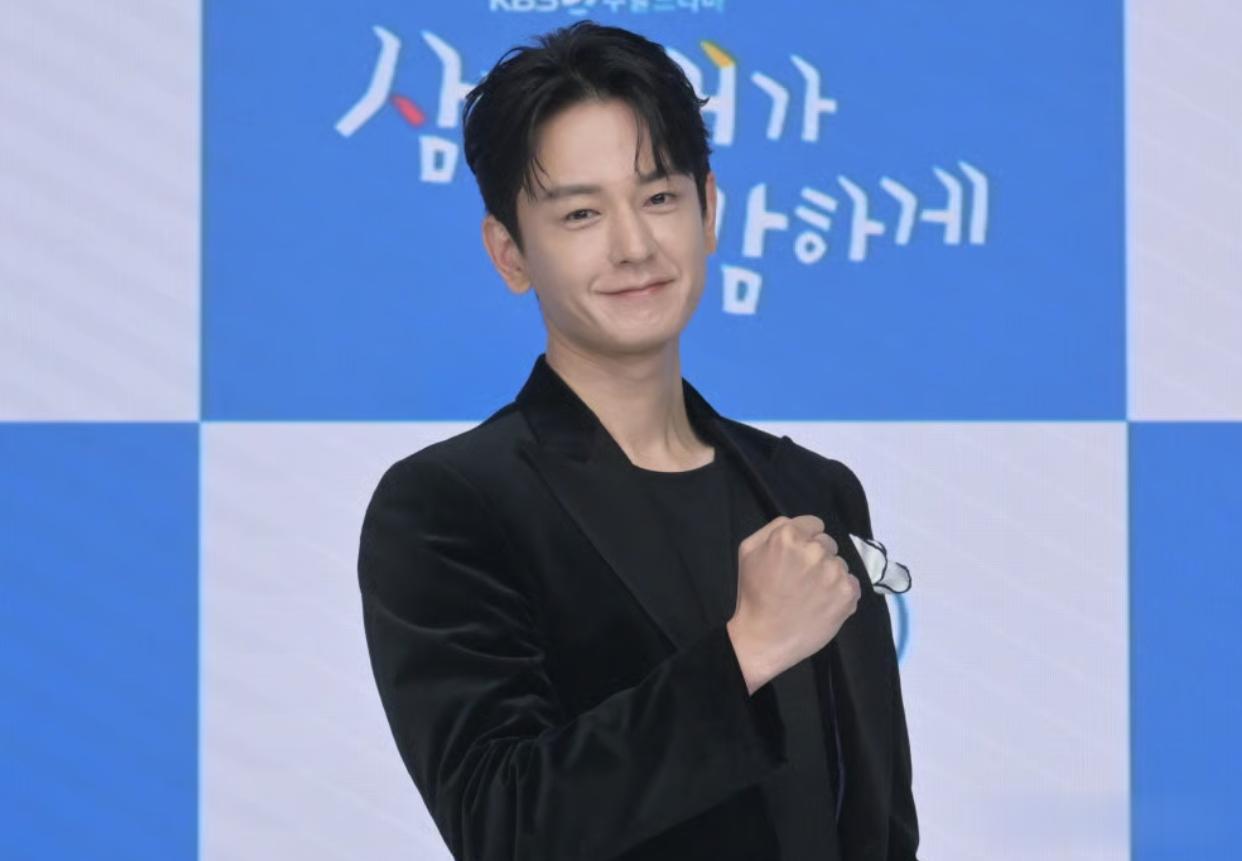 韩剧男神因为没戏拍，被迫去仓库搬货谋生！网友：这才是真男人