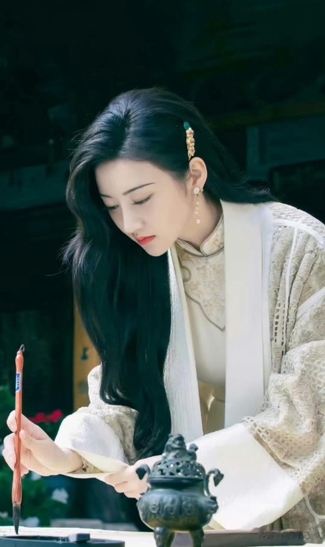 景甜|景甜在旗袍是无人超越的存在!举手投足间都是优雅与贵气