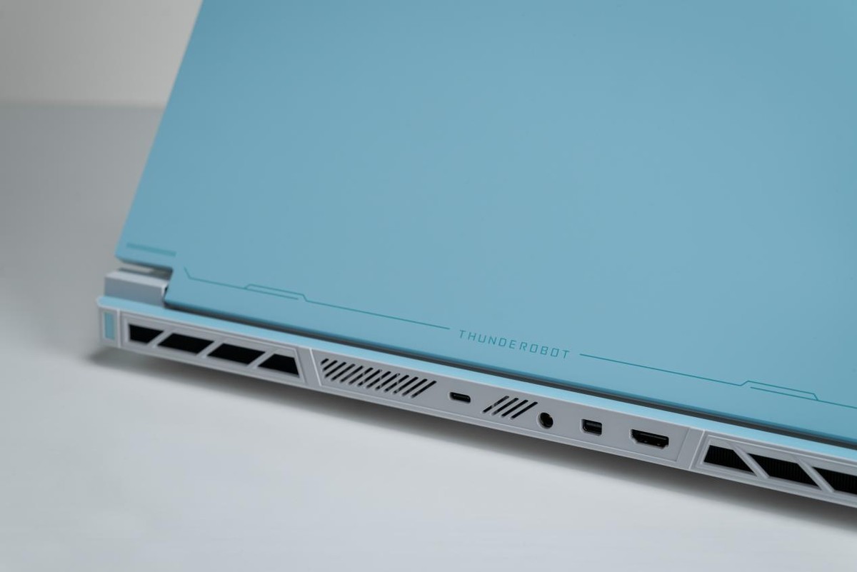 体验相当酷的高颜值猛机:雷神猎刃S Ultra测评