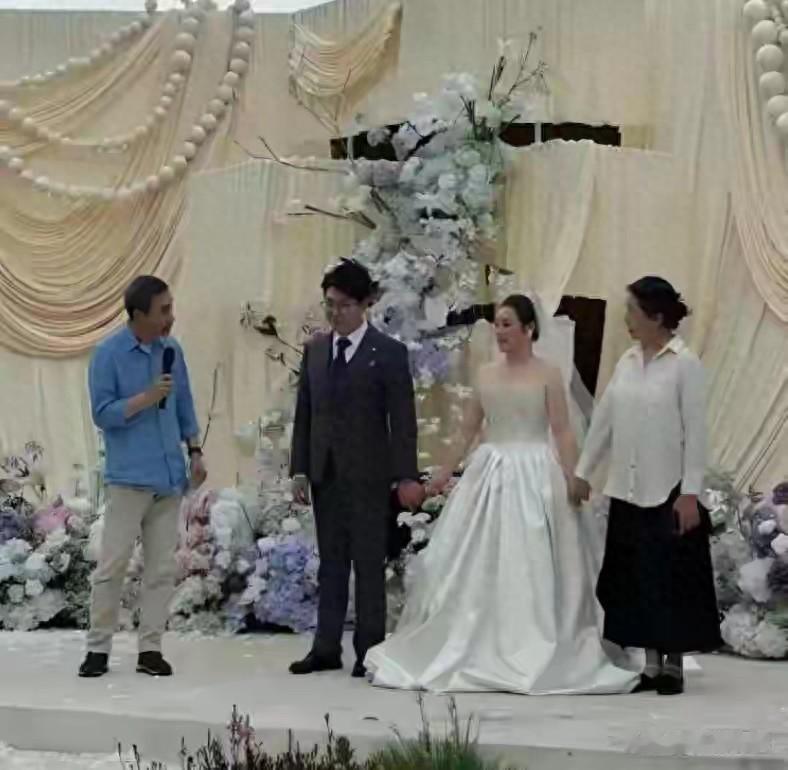 田小洁让前妻过丧偶式婚姻,却把二婚江珊宠成宝,曾萍到底差在哪