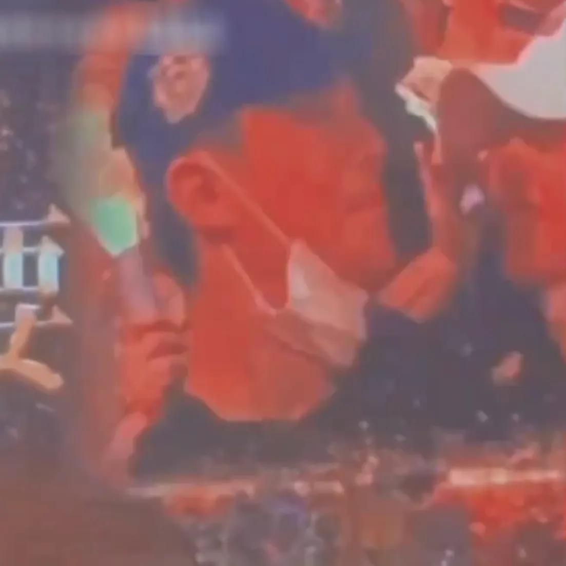 林心如霍建华看演唱会罕见撒狗粮,当众亲吻好甜蜜,尽显恩爱幸福