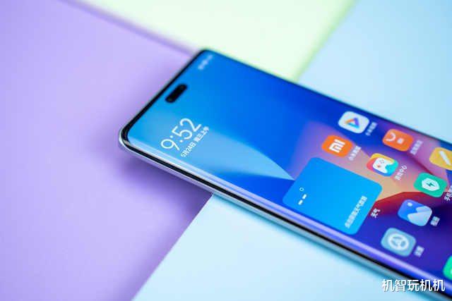 小米最慘的拍照手機，頂級規格如今卻賣白菜價