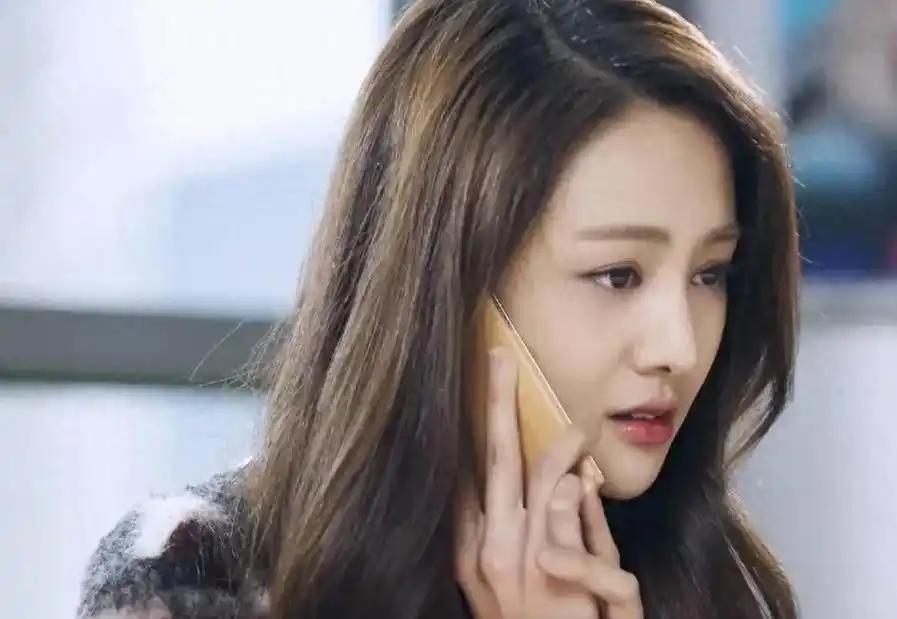 郑爽近照曝光!星味全无彻底成素人,家中装修豪华,日子并不可怜