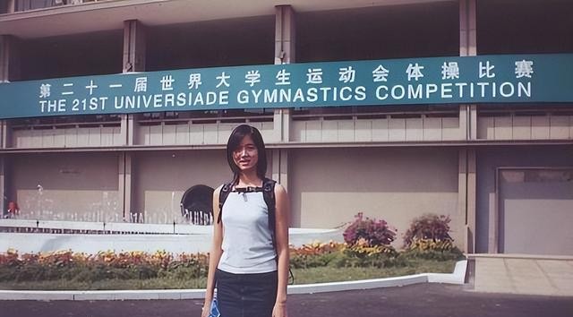 中国第一位世界小姐怀孕六个月上春晚稳居C位，艳压奚梦瑶、何穗