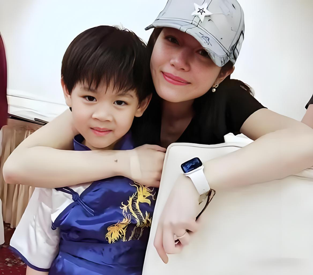 官宣24天后，张书豪扯下了陈妍希的遮羞布，难怪陈晓净身也要离婚