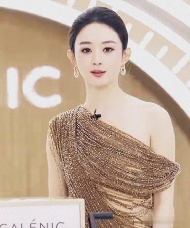 赵丽颖被迫穿短裙出镜?直播现场手足无措场面一度失控!