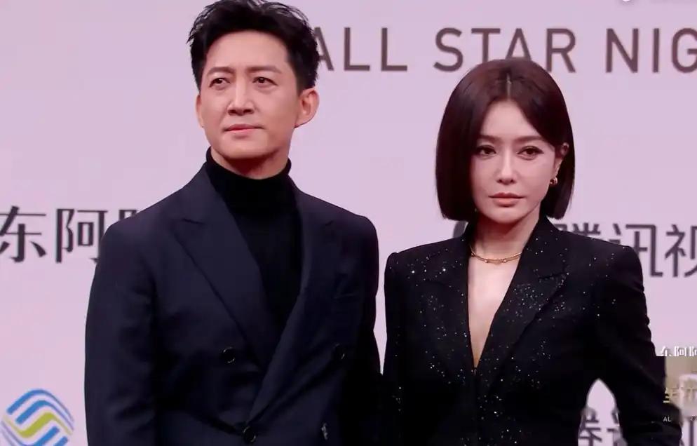 这一夜宋佳像猛虎下山！穿旗袍美到脚趾尖完全不顾倪妮赵露思死活