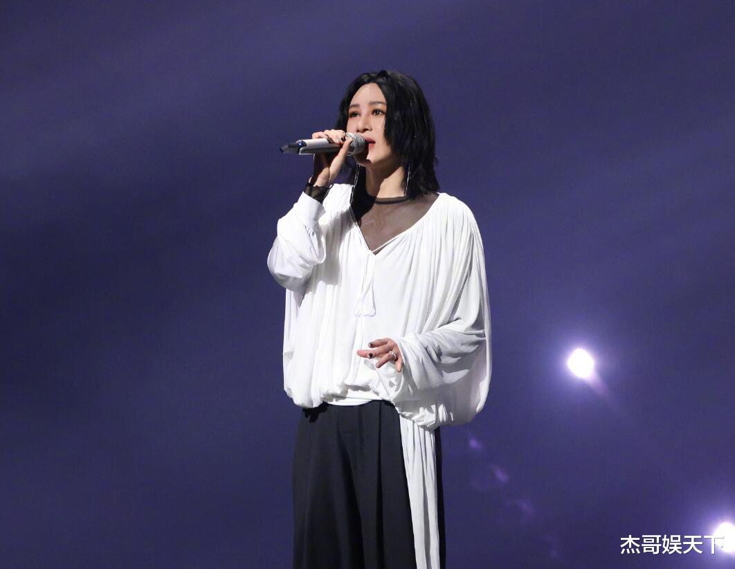 陈卓璇，看似该骂，实则该夸