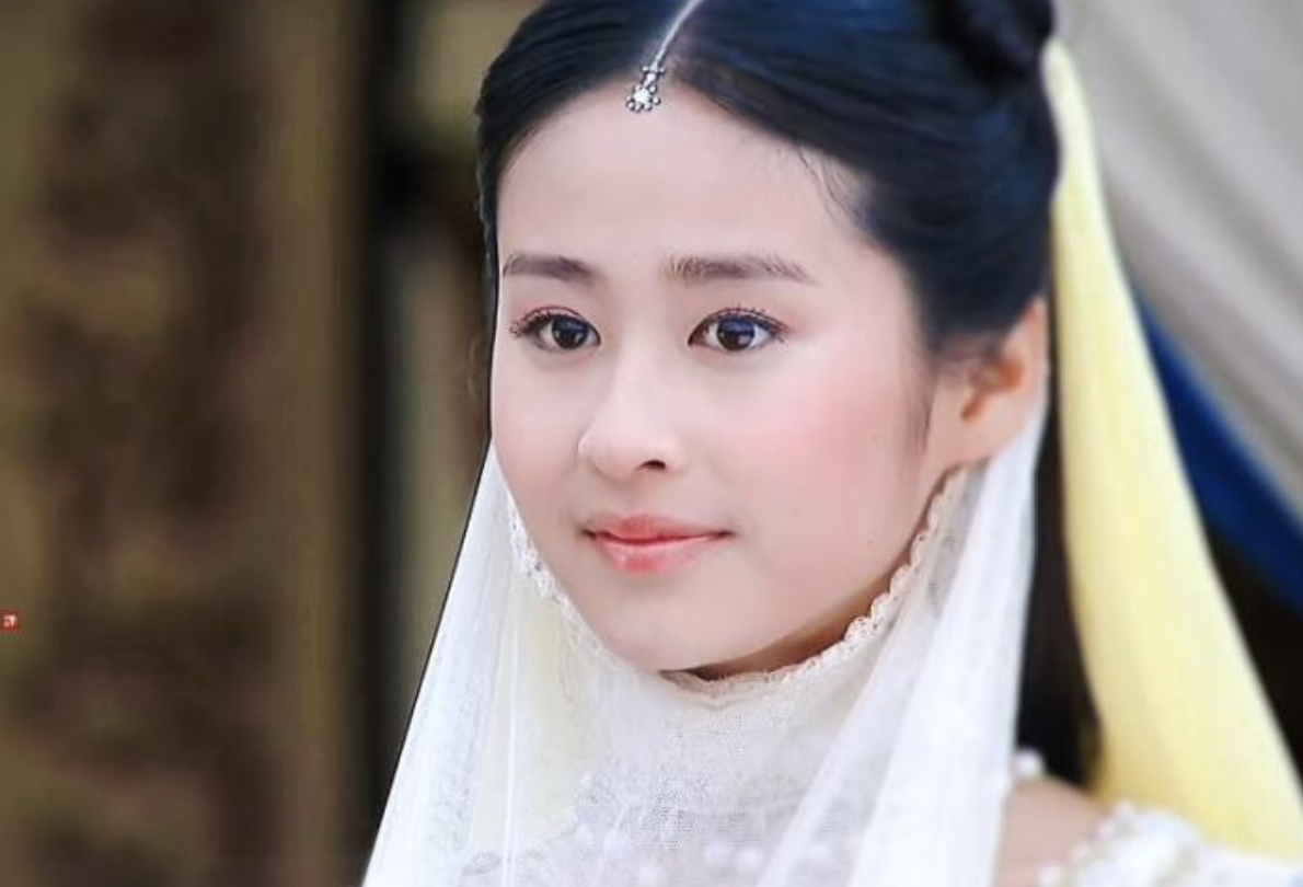 小时候嫌她五大三粗,配不上刘恺威,现在才知她在美人堆里都出挑