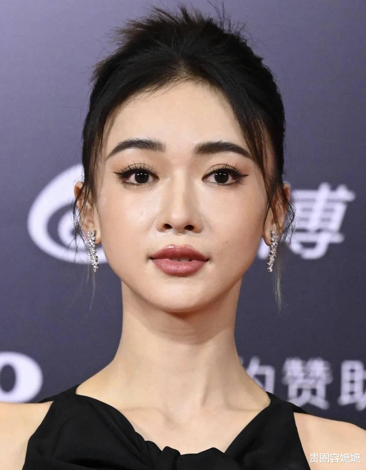 没滤镜真可怕！女明星真实颜值全曝光，一个个真没那么美！