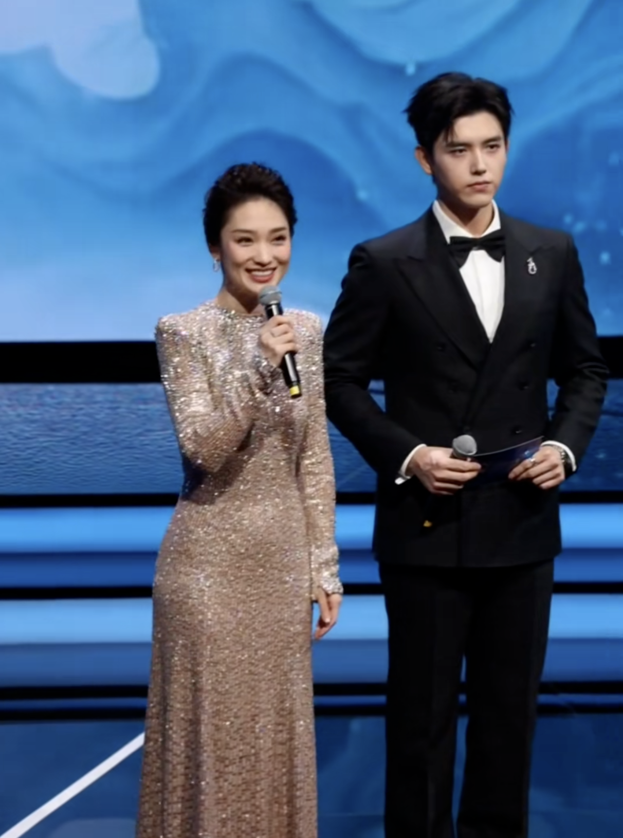 陈飞宇主持金鸡奖，2年前还在“闯祸”的儿子，能为陈凯歌争光了