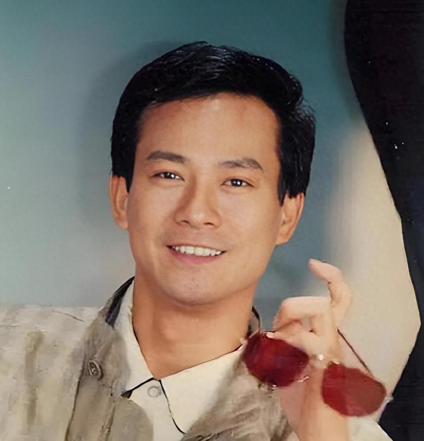 3段婚史4个女儿，靠妻上位却婚内出轨，曾抛妻弃女的他如今怎样？