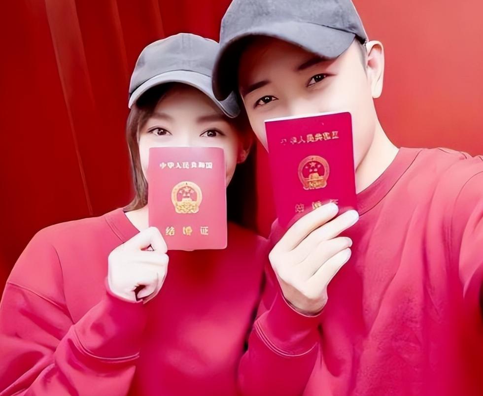 恩爱9年难抵残酷现实？与丈夫分居的唐嫣，将要走上杨幂的老路