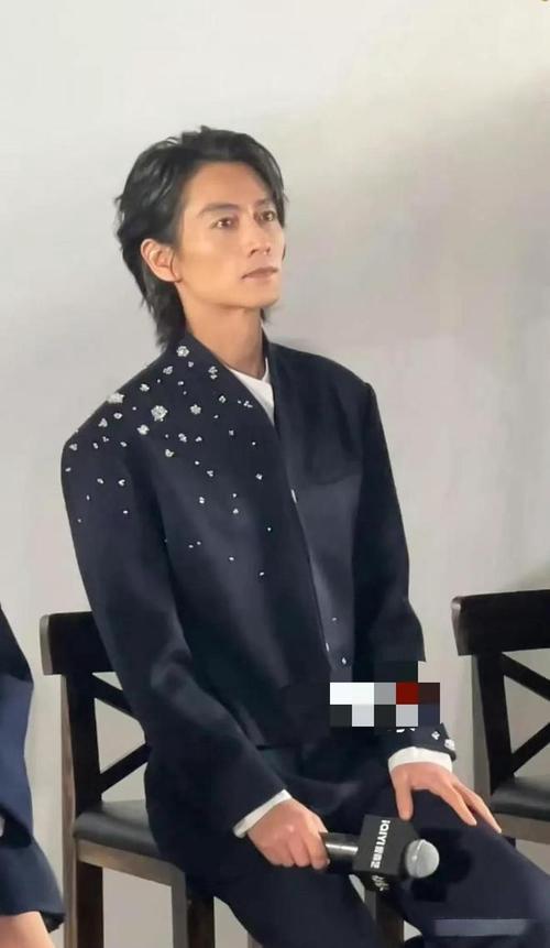 离婚9个月，38岁陈晓高调官宣喜讯，成了陈妍希高攀不起的存在