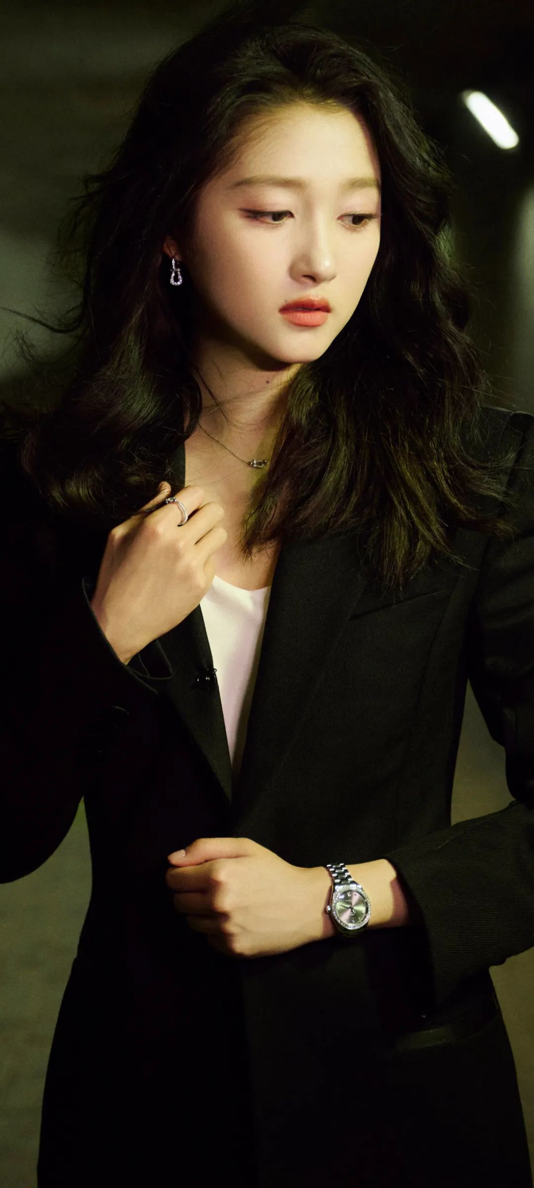 关晓彤,在朦胧中舞动