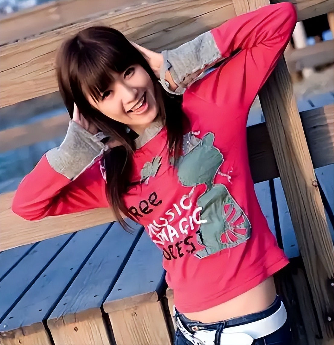 27岁嫁入豪门,35岁凄惨跳楼,8年的豪门婚姻她究竟得到了什么?